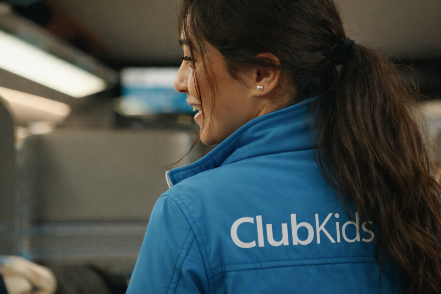 Équipe ClubKids accompagnant un enfant